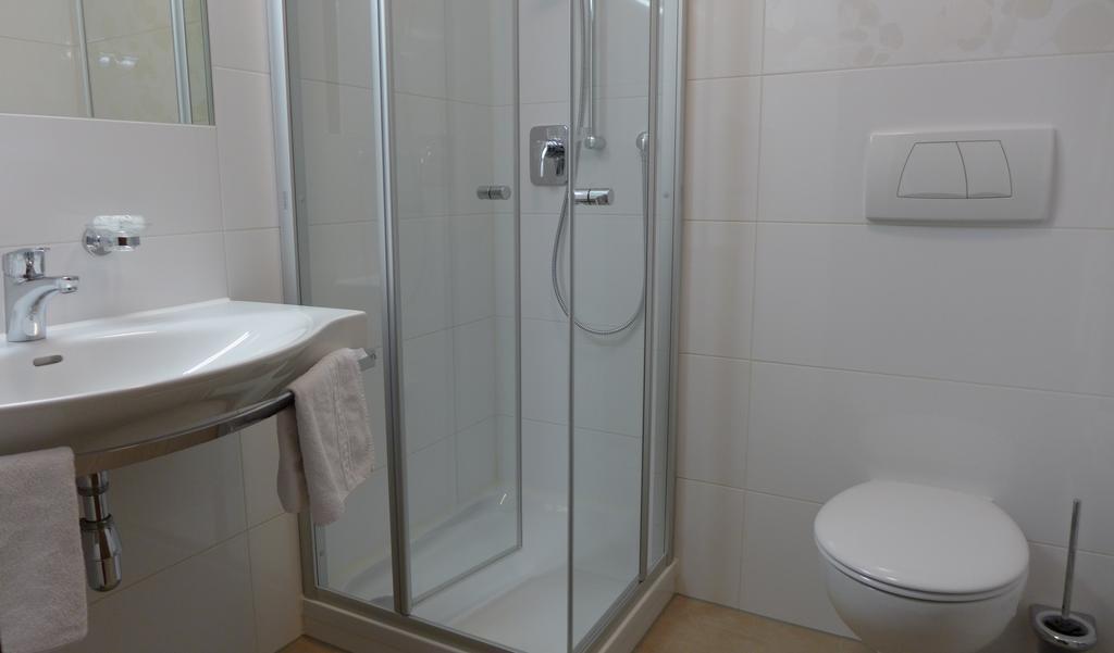 Pension Hohenrainer Reutte Room photo